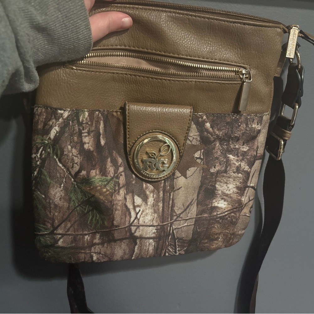 Real tree cross body